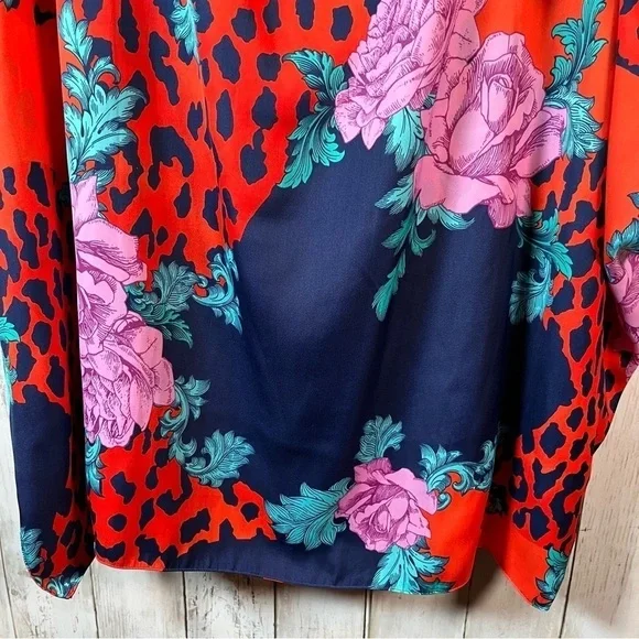 Reversible flowy blouse. Red, blue , pink and green top - Picture 4 of 7